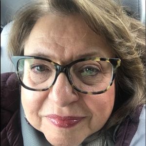 Meet your Posher, Lorraine